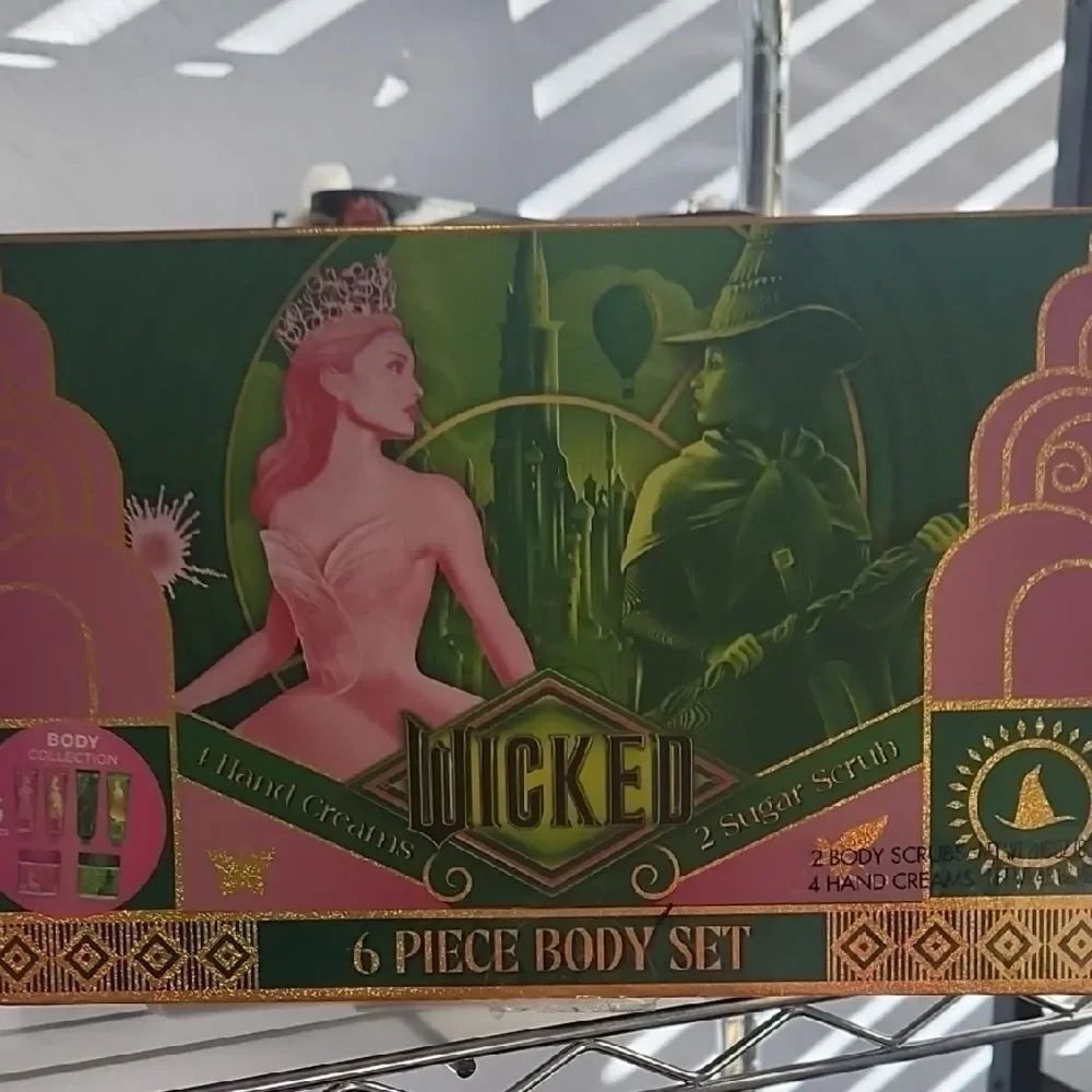 Wicked Bath & Body Gift Set - Collection - Picture 5 of 7